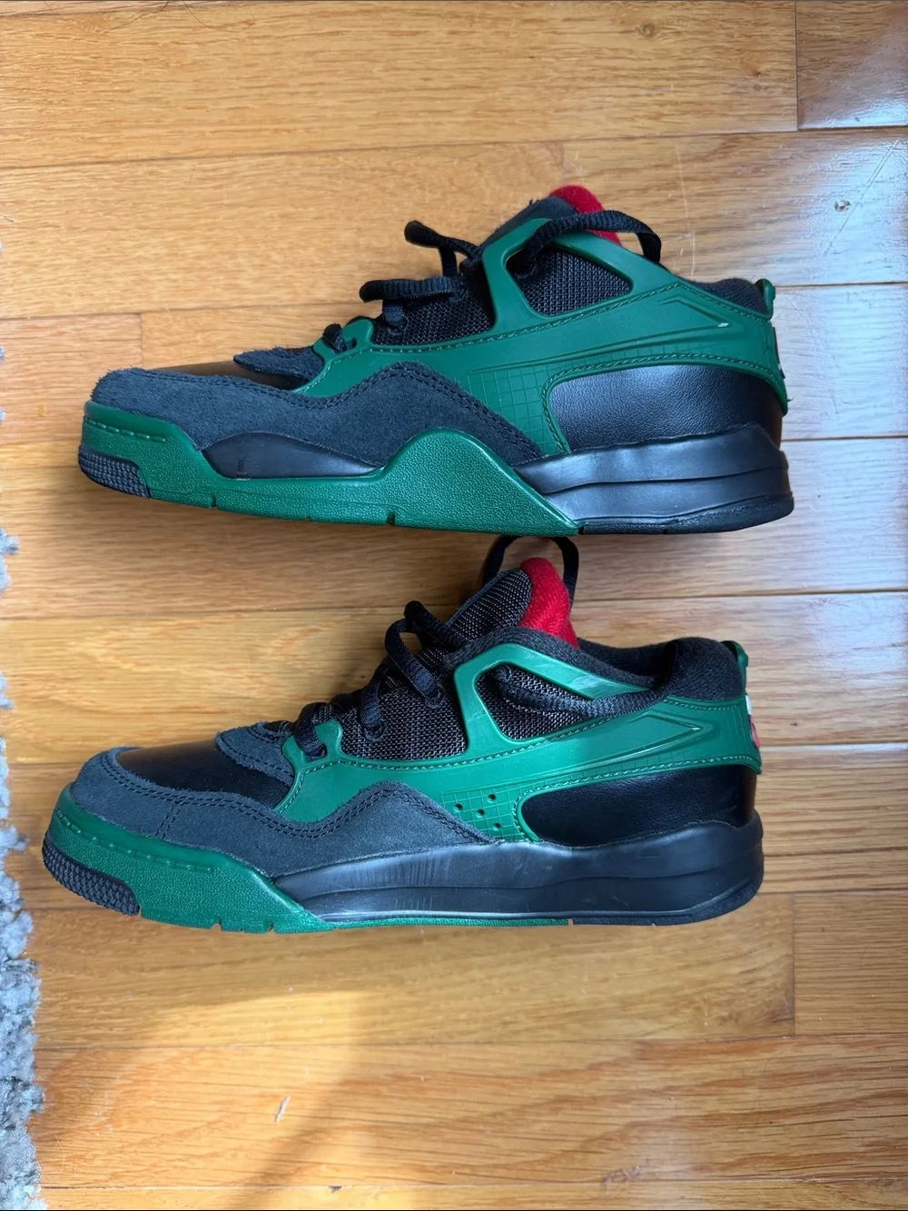 Jordan Kids Black, Green & Red Low-Top Sneakers